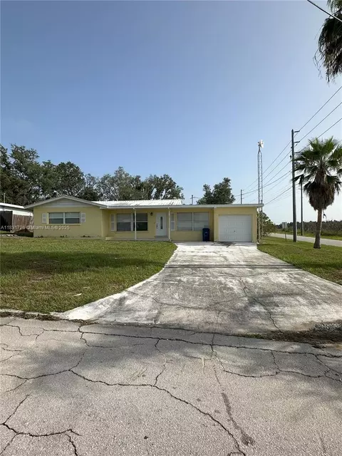 1732 Valencia Ave, Sebring, FL 33870