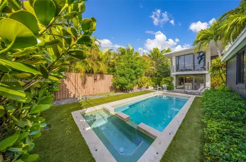 1548 Biarritz Dr, Miami Beach, FL 33141