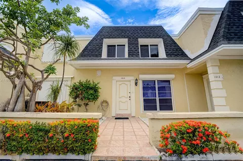 1014 NE 25th Ave #140, Hallandale Beach, FL 33009