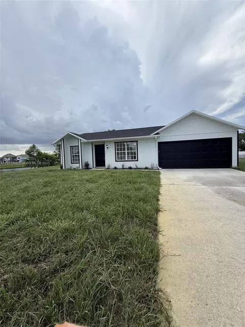 135 SW Felix Ave, Port Saint Lucie, FL 34953