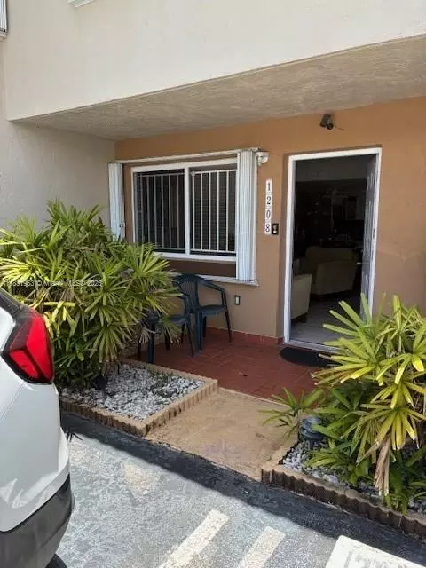 311 NW 82nd Ave #1208, Miami, FL 33126
