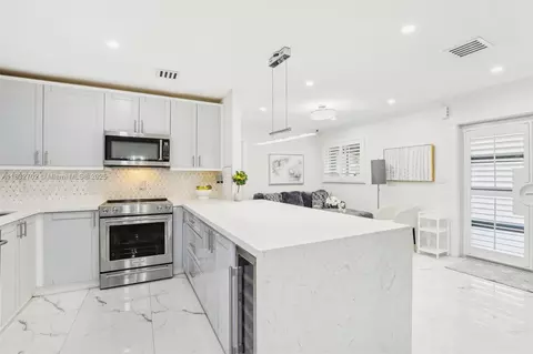 2550 SW 68th Ave, Miami, FL 33155