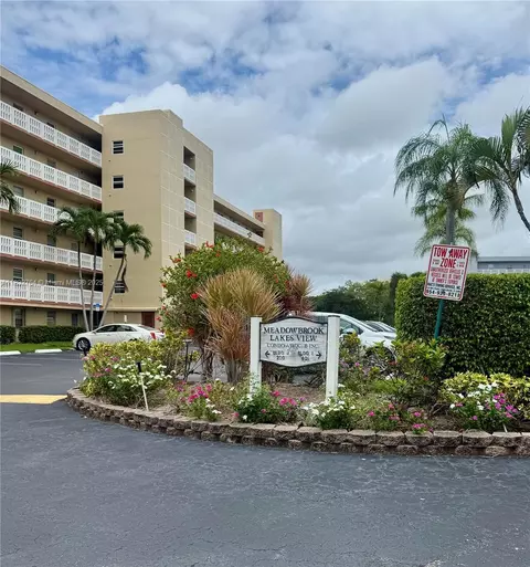 401 SE 3rd St #405, Dania Beach, FL 33004