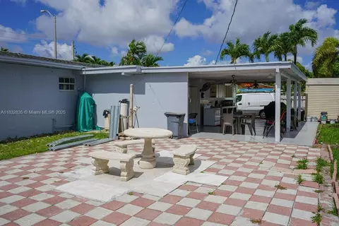 Exterior - 961 W 53rd St, Hialeah, FL 33012 photo 1 of 3