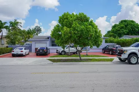 Other - 961 W 53rd St, Hialeah, FL 33012 photo 2 of 11
