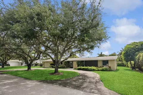 15471 SW 83rd Ave, Palmetto Bay, FL 33157