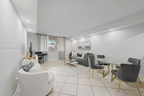 540 Brickell Key Dr #412, Miami, FL 33131