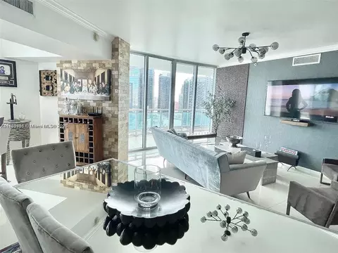 350 S Miami Ave #3602, Miami, FL 33130