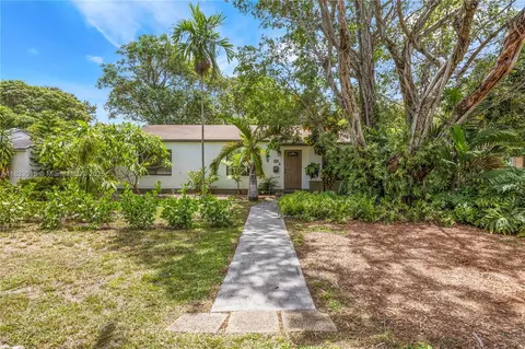 1464 NE 133rd Rd, North Miami, FL 33161