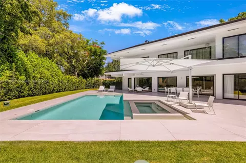 7180 E Lago Dr, Coral Gables, FL 33143