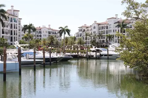 3900 Island Blvd #B204, Aventura, FL 33160