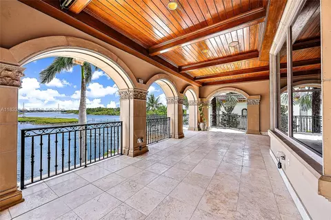 Exterior - 209 Commodore Dr, Jupiter, FL 33477 photo 3 of 8