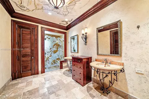 Bath - 209 Commodore Dr, Jupiter, FL 33477 photo 4 of 5