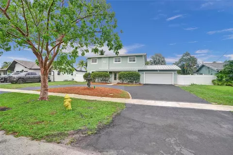 5840 SW 19th St, Plantation, FL 33317