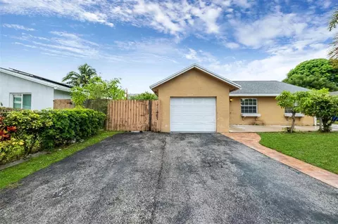 7209 SW 3rd Ct, North Lauderdale, FL 33068