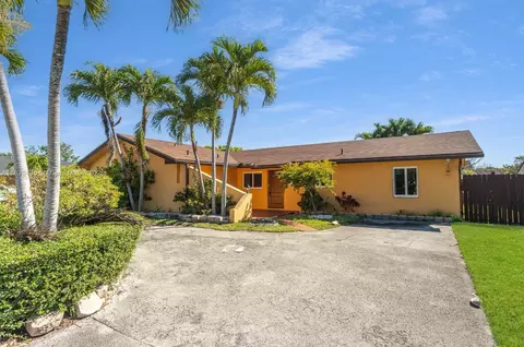 6525 SW 107th Ave, Miami, FL 33173