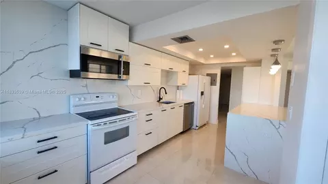18051 Biscayne Blvd #1705, Aventura, FL 33160