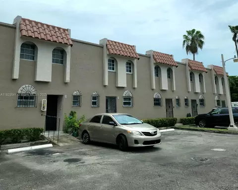 11 Olive Dr #J, Hialeah, FL 33010