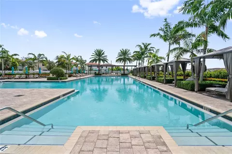Exterior - 10468 W 33rd Ln, Hialeah, FL 33018 photo 9 of 16