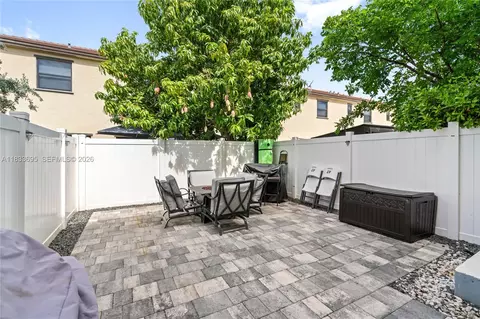 Exterior - 10468 W 33rd Ln, Hialeah, FL 33018 photo 4 of 16