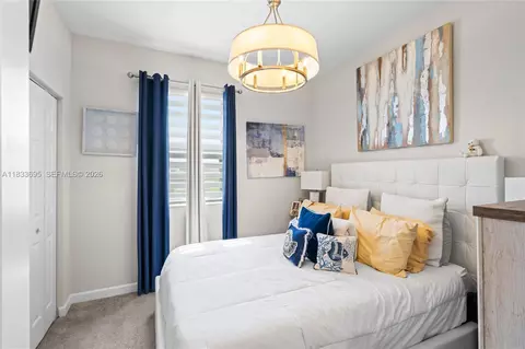 Bedroom - 10468 W 33rd Ln, Hialeah, FL 33018 photo 6 of 8