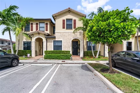 Exterior - 10468 W 33rd Ln, Hialeah, FL 33018 photo 1 of 16