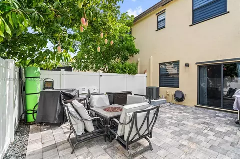 Exterior - 10468 W 33rd Ln, Hialeah, FL 33018 photo 5 of 16