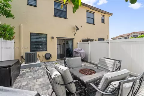 Exterior - 10468 W 33rd Ln, Hialeah, FL 33018 photo 2 of 16
