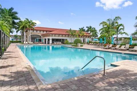 Exterior - 10468 W 33rd Ln, Hialeah, FL 33018 photo 13 of 16