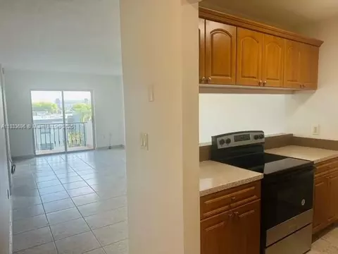 3181 SW 13th St #307, Miami, FL 33145