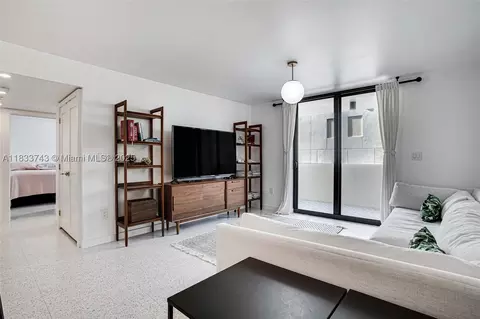 1621 Collins Ave #504, Miami Beach, FL 33139