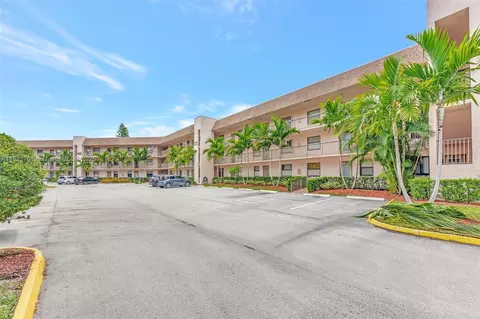 10304 Sunrise Lakes Blvd #209, Sunrise, FL 33322