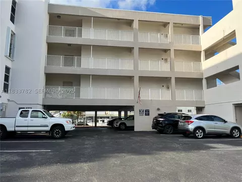 3716 NE 168th St #303, North Miami Beach, FL 33160