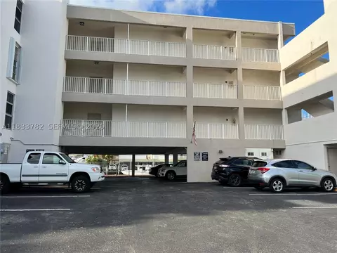 3716 NE 168th St #303, North Miami Beach, FL 33160