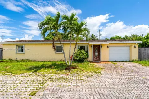 2727 Hypoluxo Rd, Lantana, FL 33462