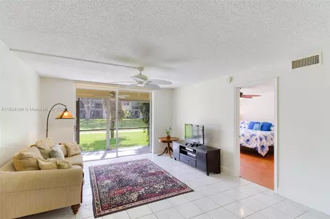 400 S Hollybrook Dr #109, Pembroke Pines, FL 33025