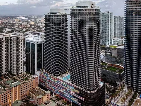 55 SW 9th St #3009, Miami, FL 33130