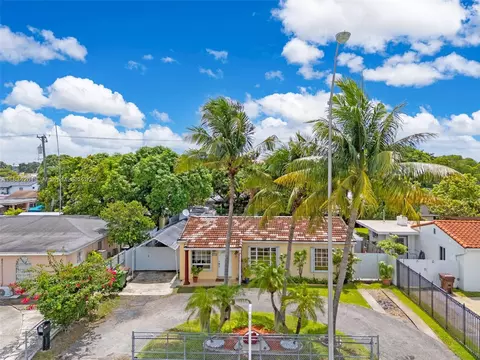 View/Area - 3741 E 8th Ave, Hialeah, FL 33013 photo 2 of 5