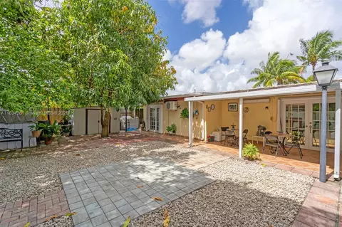 Exterior - 3741 E 8th Ave, Hialeah, FL 33013 photo 2 of 4