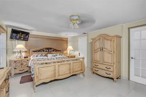 Bedroom - 3741 E 8th Ave, Hialeah, FL 33013 photo 2 of 4