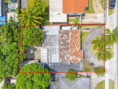 View/Area - 3741 E 8th Ave, Hialeah, FL 33013 photo 1 of 5