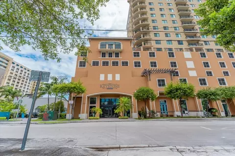 4242 NW 2 St #1601, Miami, FL 33126