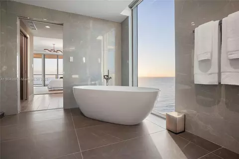 Bath - 1116 N Ocean Blvd #1501, Pompano Beach, FL 33062 photo 2 of 7