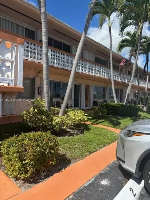 900 SW 11th Ave #4C, Hallandale Beach, FL 33009