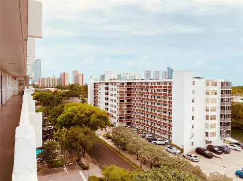 3545 NE 166th St #805, North Miami Beach, FL 33160