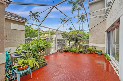 11167 Long Boat Dr, Hollywood, FL 33026