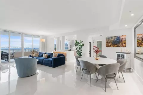 848 Brickell Key Dr #2705, Miami, FL 33131