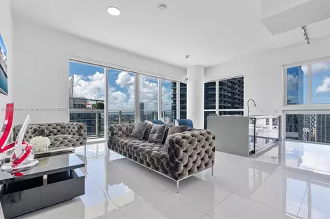 1080 Brickell Ave #4209, Miami, FL 33131