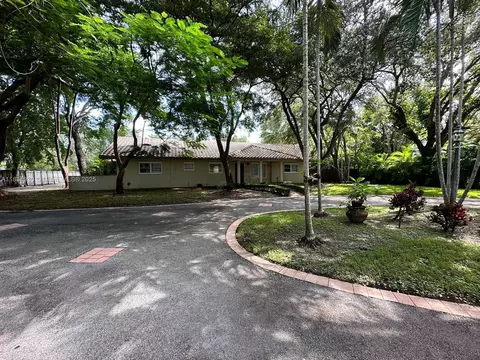 8755 SW 96th St, Miami, FL 33176