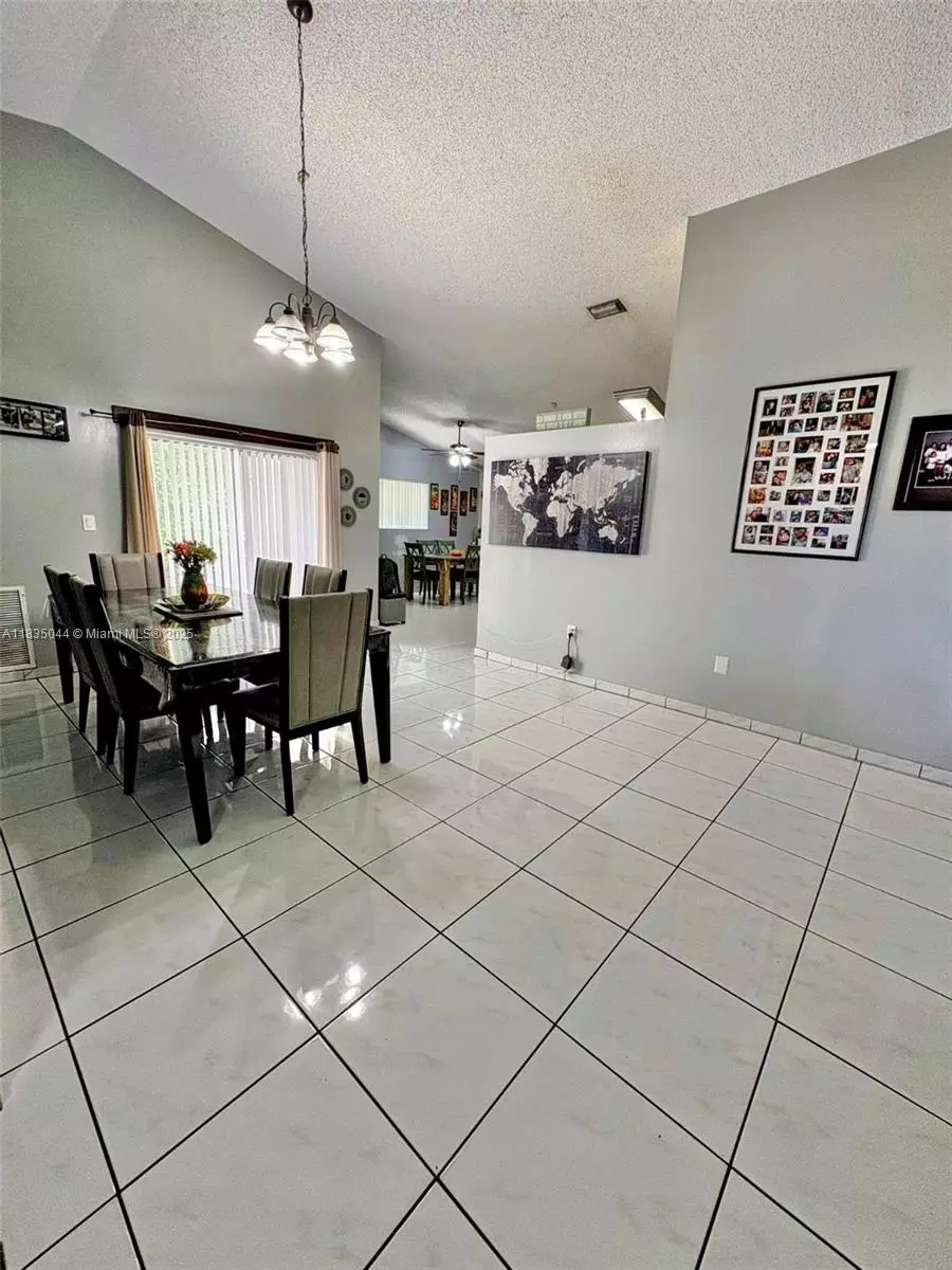 Dining - 11920 SW 132nd Ave, Miami, FL 33186 photo 3 of 3